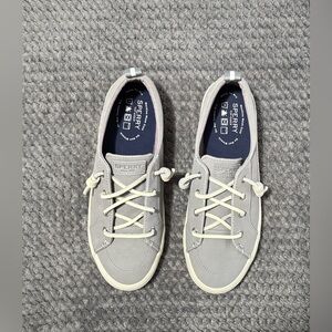 Sperry Women’s Crest Vibe Washable Leather Sneakers Gray Casual Shoes Size 7.5